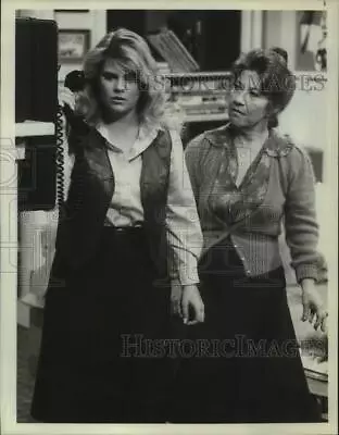 1981 Press Photo Charlotte Rae & Lisa Whelchel In  Facts Of Life  On NBC-TV • $19.99
