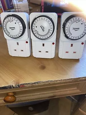 24 Hour 7 Day Holiday Auto Timer Mains Plug In Lamps Lights Switch Clock X 3 • £2.99