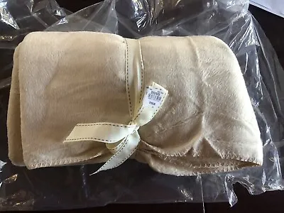 Pottery Barn NWT Ivory Bamboo Throw  • $60