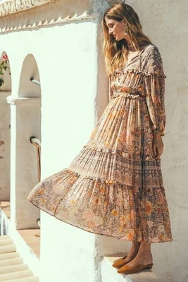 $180 • Buy 🌈Spell & The Gypsy Amethyst Gown In Blush XS🌈