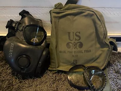 M17 U.S. Gas Mask Kit Small VTG Military Collector Militaria Halloween • $40