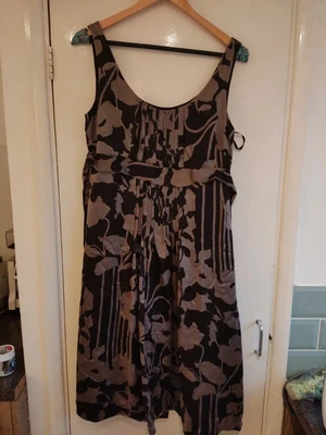 £5 • Buy Brown And Beige Dress From Monsoon 100% Silk Size 14