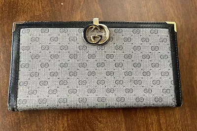 $49.50 • Buy Gucci Vintage Navy W/Gray Vinyl Monogram Checkbook Wallet. GG Metal Closure.