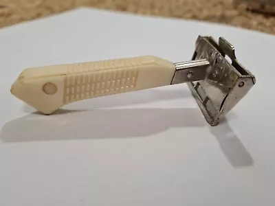 Vintage EVER READY Safety RAZOR  MADE IN GREAT BRITIAN CREAM Handle  • $55