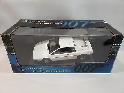 NEW AUTOart 1/18 Lotus Esprit Turbo James Bond 007 The Spy Who Loved Me White • $249