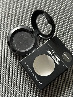 £5 • Buy MAC Blue Storm Collection Velvet Eyeshadow In Shade Cloudburst