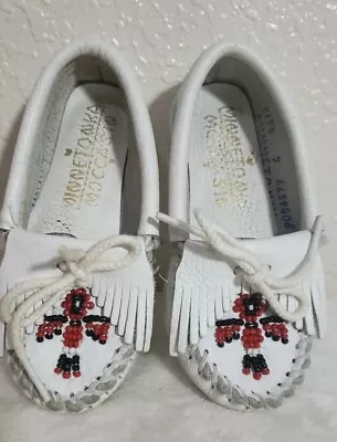 Minnetonka Moccasin Shoes Thunderbird Toddler's Size 7 White Leather Beaded EUC • $17.99