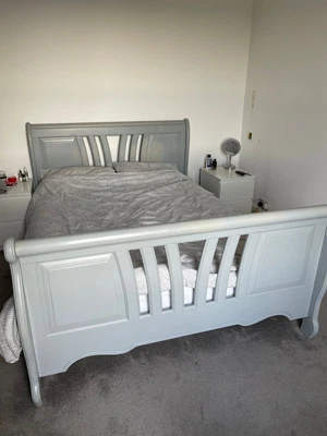 £300 • Buy King Size Sleigh Bed Vintage (not Oak)