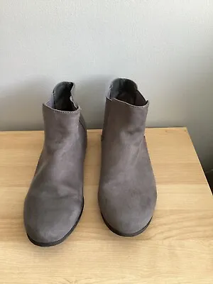 £6.50 • Buy Grey Suede Ankle Boots Size 6