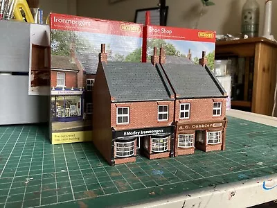 Hornby OO Skaledale Resin Shops X2 • £40