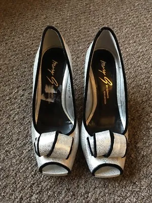 Size 3 MARY G Ultimate Collection Silver Leather 3.25  High Heel Peep Toe Shoes • £19.19