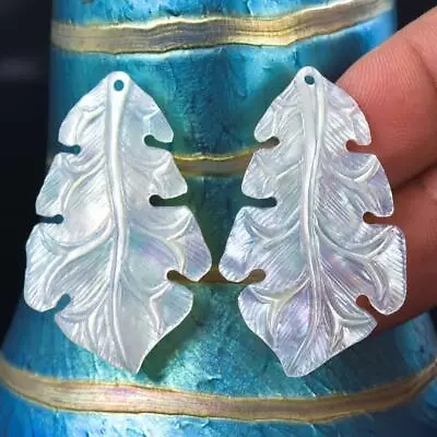 White Mother-of-Pearl Shell Carving Oak Tree Leaf Earring Pair Handmade 4.65 G • $24