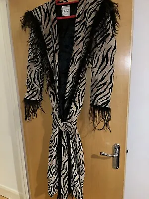 Sfarzo Zebra Printed Long Winter Jacket • £40