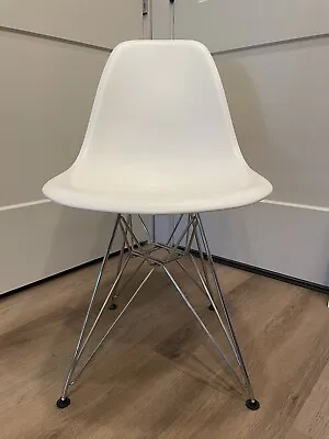 Eames Chair Eiffel Wire Base White Vitra Herman Miller Plastic Molded Authentic • $250