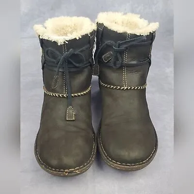 UGG Cove Women’s Black Leather Suede Shearling Winter Snow Boots Size 8 • $75