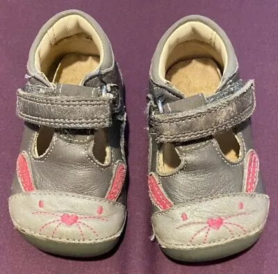 Clarks First Shoes Silver Pink Bunny Pumps Crawling Walking Cruising Size 2G 2 G • £5.99