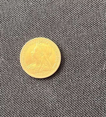 1900 Queen Victoria Veiled Head 22ct Gold Half Sovereign Coin • £205