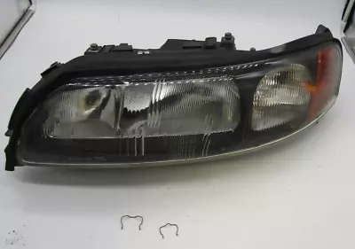 2001 2002 2003 2004 VOLVO S60 Left Driver Side Headlight  Halogen OEM 8693583 • $50