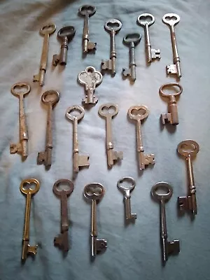 Mixed Lot Of 20 Old Vintage Antique Skeleton Keys. • $49.99