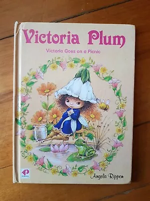 Victoria Plum / Victoria Goes On A Picnic / Rippon Angela / HC RETRO VINTAGE  • $7.95