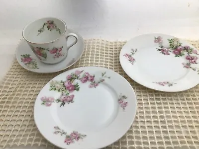 Vintage Victoria Trio Cup Saucer & 2plates Victoria Czechoslovackia Roses Design • £9.99