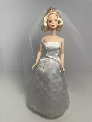 Barbie Marilyn Monroe Look Alike Short Blonde Hair Wedding Dress & Vail Shoes • $30