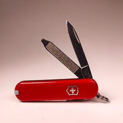 Victorinox Swiss Army 58mm Classic SD Pocket Knife - Red • $8.99