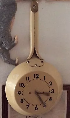 Vintage Metal Pan Kitchen Wind Up Wall Clock ( Works ) • $9.99