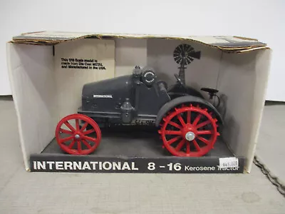 1992 Scale Models International Harvester Model 8-16 Toy Tractor  1/16 Scale • $1.25