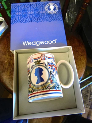 £13.50 • Buy Vintage Wedgwood Queens Ware QEII Silver Jubilee 1952-1977 One Pint Mug Boxed
