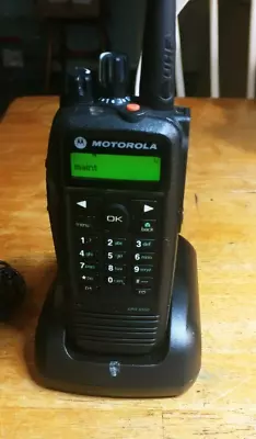 Motorola XPR 6550 AAH55QDH9LA1AN UHF  136-174 MHz Impress Charger & Antenna • $317.85