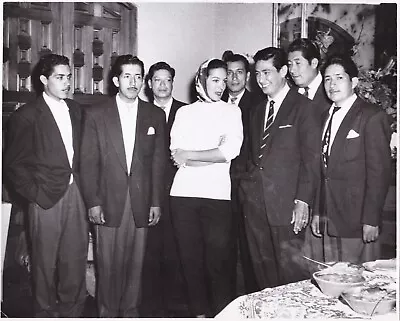 MARIA FELIX HERMANOS FUENTES & PABLO B. RUIZ Original Mexico 1958 Candid Photo • $24.99