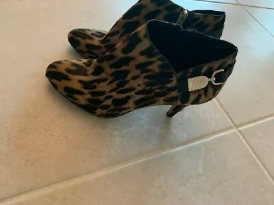 Vince Camuto Calf Hair Leopard Ankle Booties Vesela 3 Almond Toe Brown Black 8.5 • $18