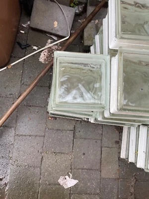 £20 • Buy Glass Blocks 35 Of Them 