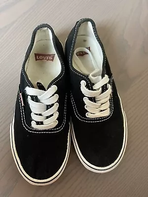 Levis Size 8 Shoe • $9.99