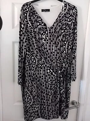 Box966 Ladies Dress Good Condition Black White Size 20 D By Damsel In A Dress  • £14.99