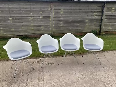 4 Vitra Eames Office Chairs • £50.90