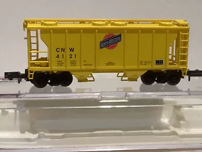 N Scale Atlas 3159 CNW Chicago North Western PS-2 2-Bay Covered Hopper Rd#4121 • $12.95