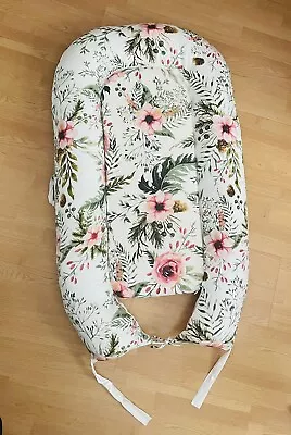 BN Baby Nest Pod Floral Newborn • £20