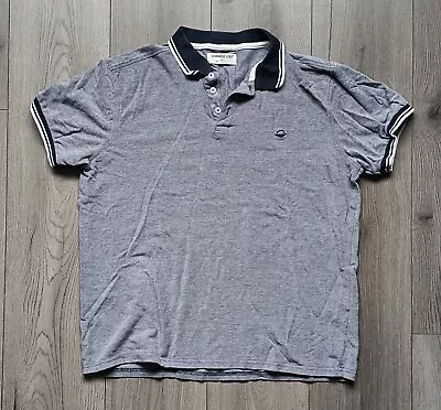 Cedarwood State Mens Plain Polo T-shirt. Labelled Large. • $7.40