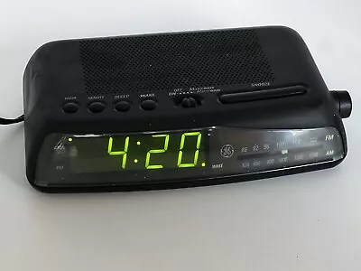 Vintage GE AM/FM Alarm Clock W/ Snooze - WAKE TO MUSIC - Model 7-4819A 90s Retro • $13.94