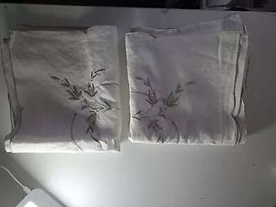 £6 • Buy Pair Of Pretty French Ivory Square Small Table Cloths - Modern Reproductions 
