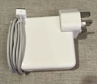 Genuine Apple 85W MacBook Pro MagSafe Adapter Charger A1222 With UK 3 Pin Plug • £11