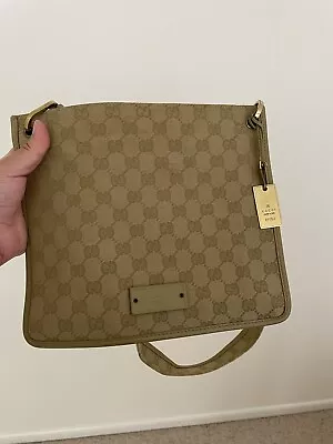 $375 • Buy Gucci Crossbody Bag Beige Canvas R91762