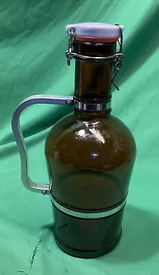 VintageMUSTER GESCHUTZT 2 LITER Brown Glass Aluminum Handled Beer Growler Bottle • $20.80