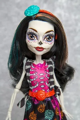 Monster High Doll Skelita Calaveras Art Class W Clothes Shoes Accessories G1 • $37.88