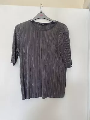 £1.50 • Buy Grey/silver/Shiny Crinkle Effect Xmas Top Size 12 VGC