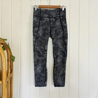 $35 • Buy 🌱 LULULEMON Sz 6US Grey Black White Leggings Pockets Drawstring 7/8 EUC