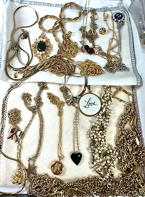 Vintage Necklace Lot 20 Pieces Dainty Chains Pendants Avon Nolan Miller Monet • $74.25