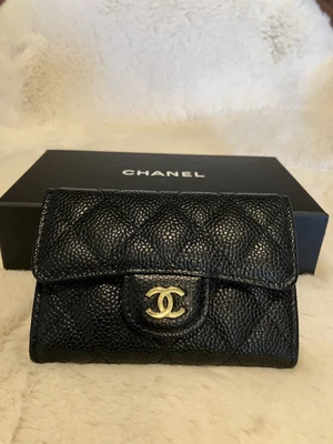 $750 • Buy Chanel  Classic Flap Caviar Card Holder
